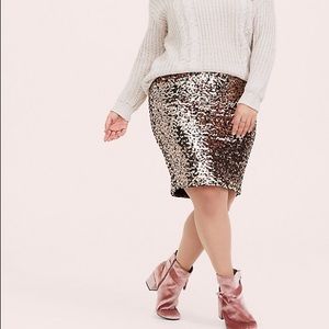 Torrid skirt size 2 Sequin skirt BRAND NEW